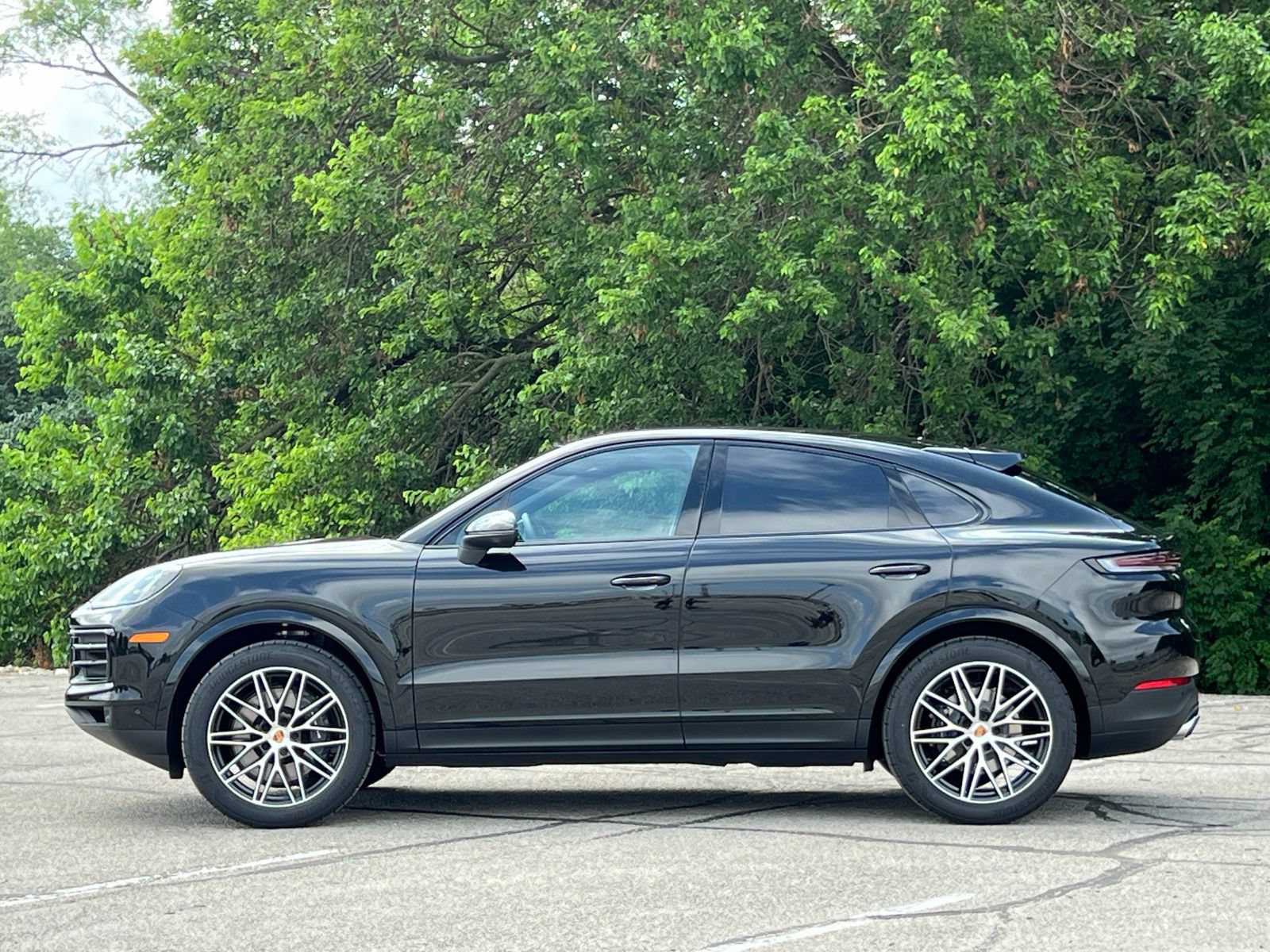 New 2026 Porsche Cayenne Coupe AWD/4WD image 2