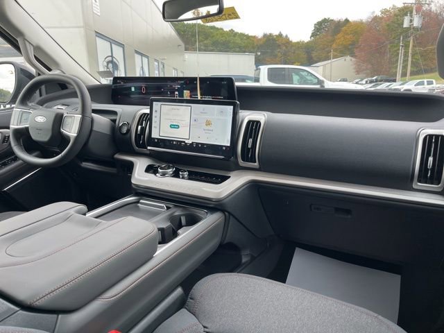 New 2025 Ford Expedition Max Active image 16