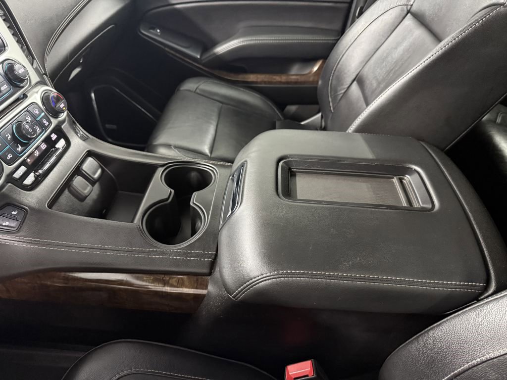 Used 2018 Chevrolet Suburban LT image 24