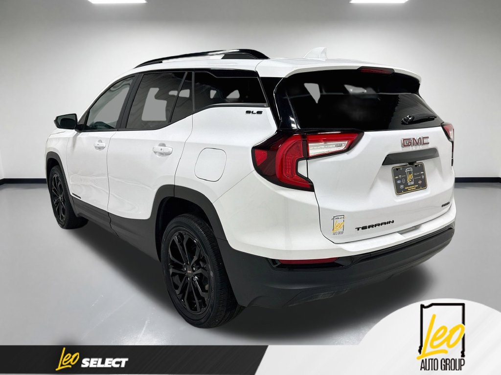 Used 2022 GMC Terrain SLE w/ GMC Pro Grade Package AWD/4WD image 9