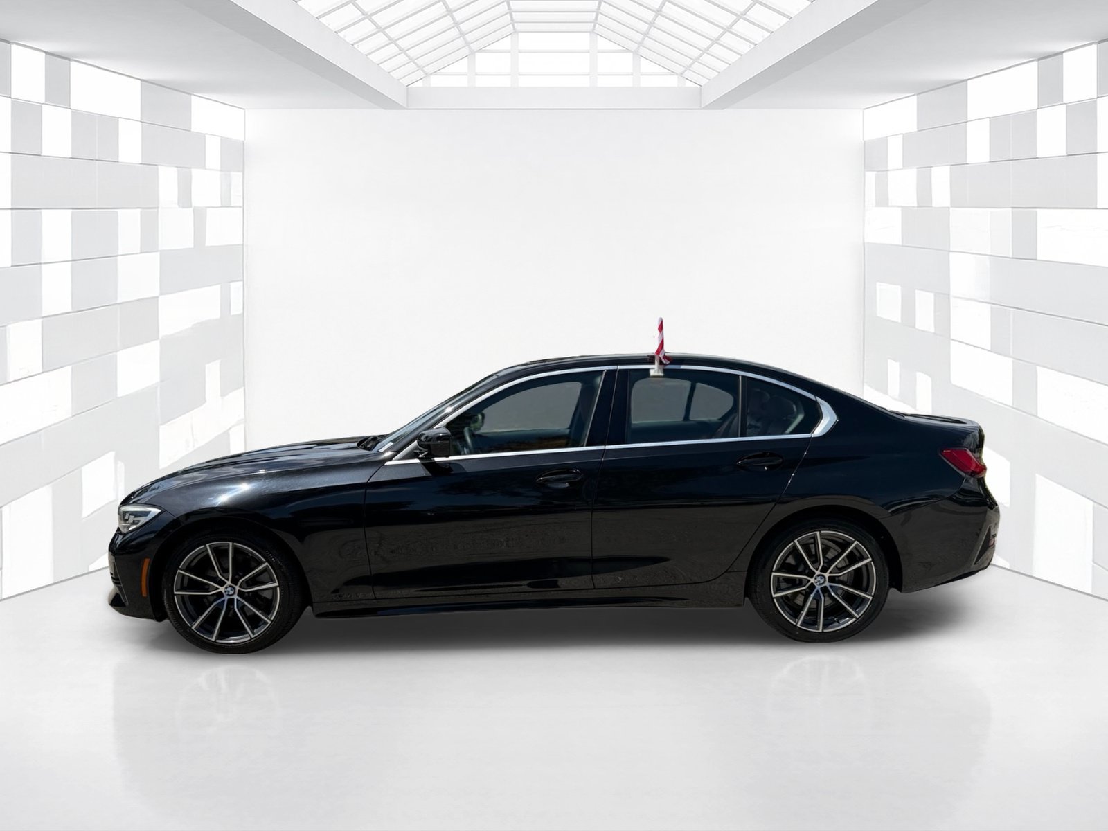 Used 2019 BMW 330i Sedan w/ Driving Assistance Package RWD image 4