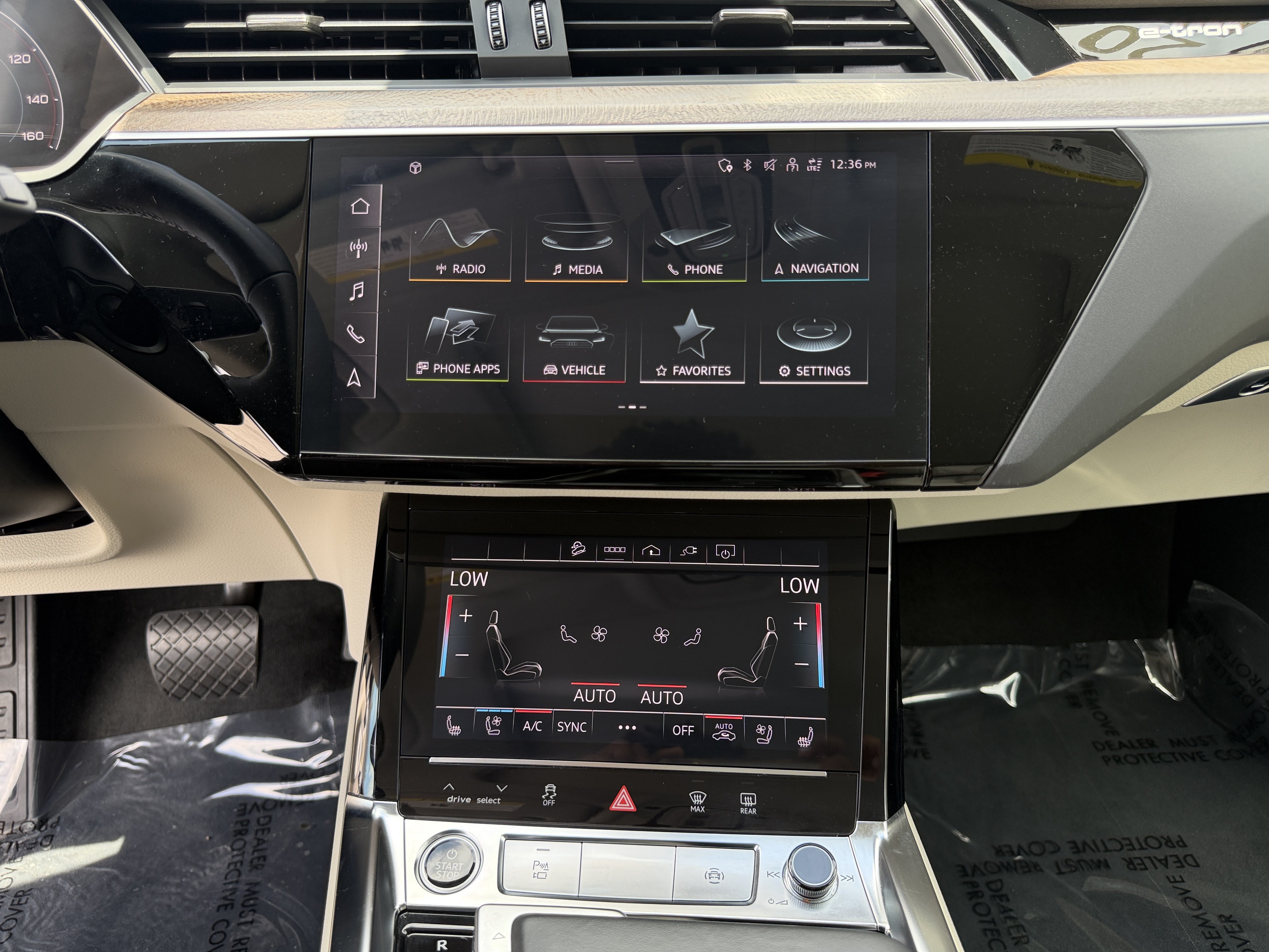 Certified 2024 Audi Q8 e-tron Premium Plus w/ Premium Plus Package AWD/4WD image 24