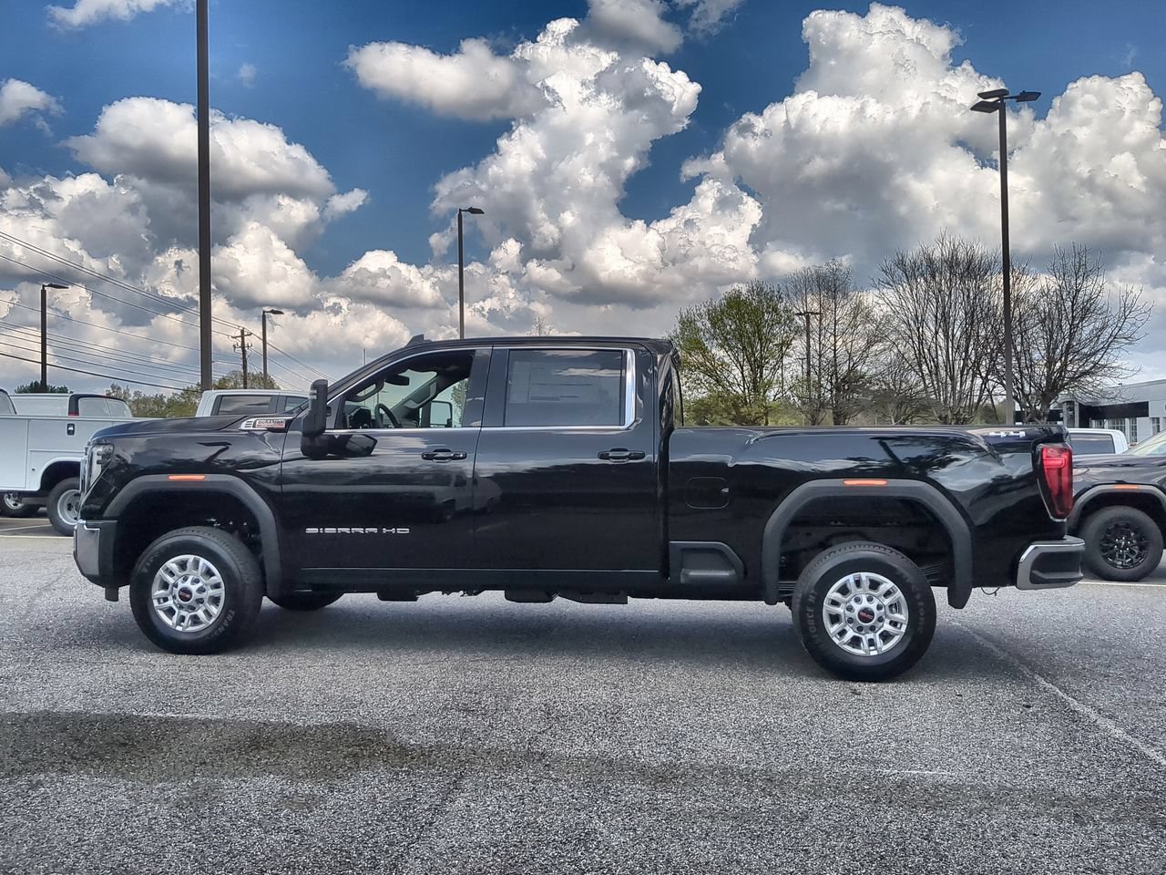 New 2026 GMC Sierra 2500 SLE w/ SLE Value Package; AWD/4WD image 5