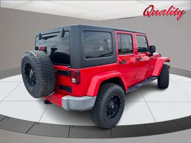 Used 2018 Jeep Wrangler Unlimited Sahara w/ Connectivity Group AWD/4WD image 3