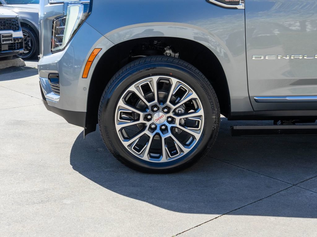 New 2026 GMC Yukon XL Denali w/ Denali Reserve Package image 32