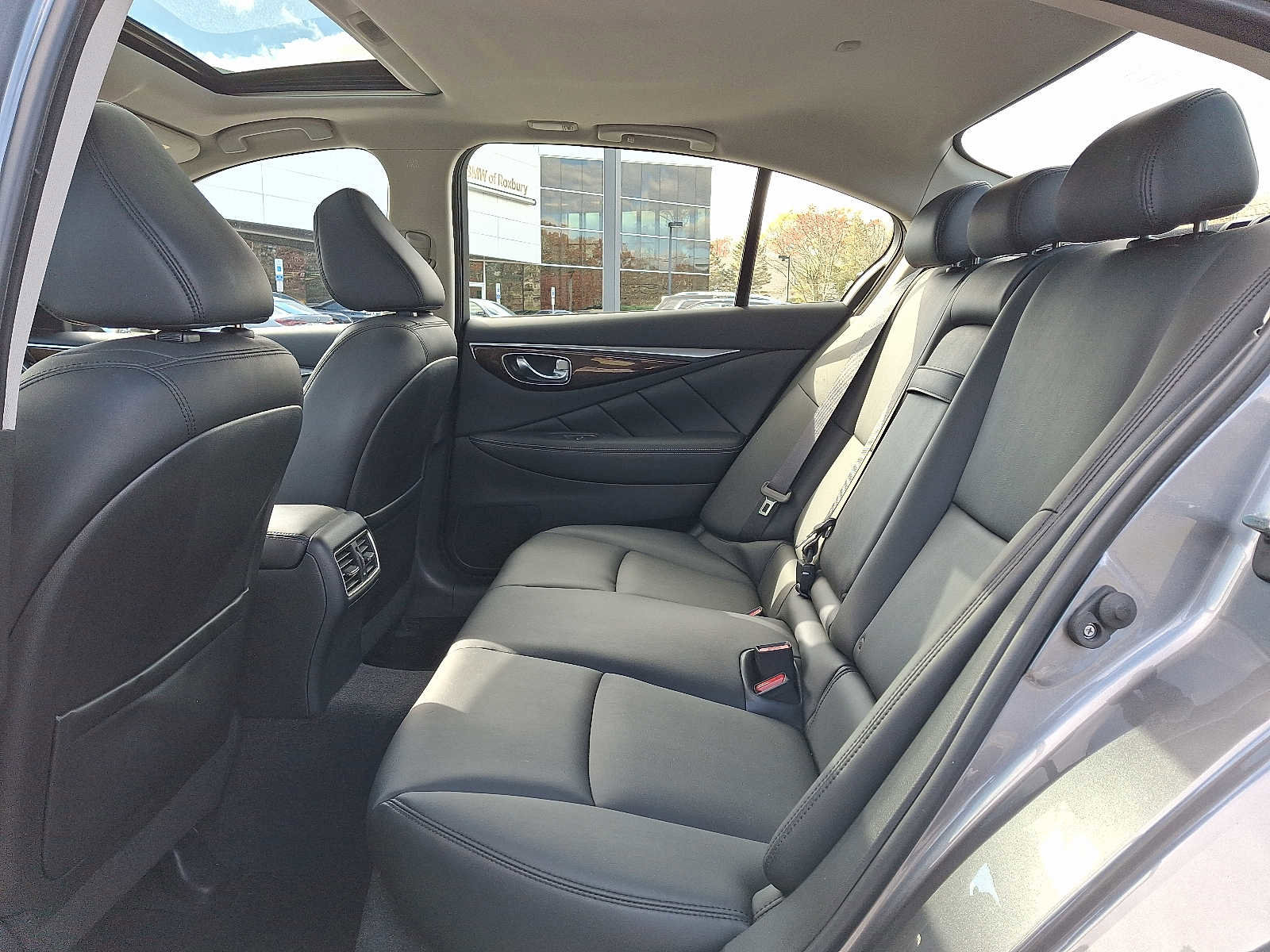 Used 2019 INFINITI Q50 Luxe w/ Essential Package (3.0T Luxe) image 10