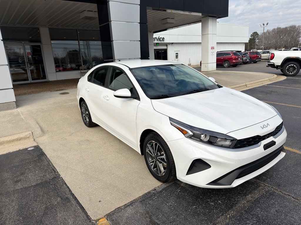 Used 2024 Kia Forte LXS image 3