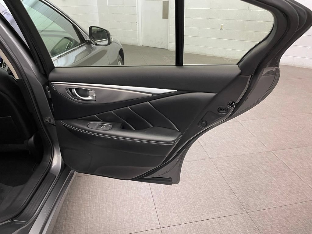 Used 2016 INFINITI Q50 Premium RWD image 31