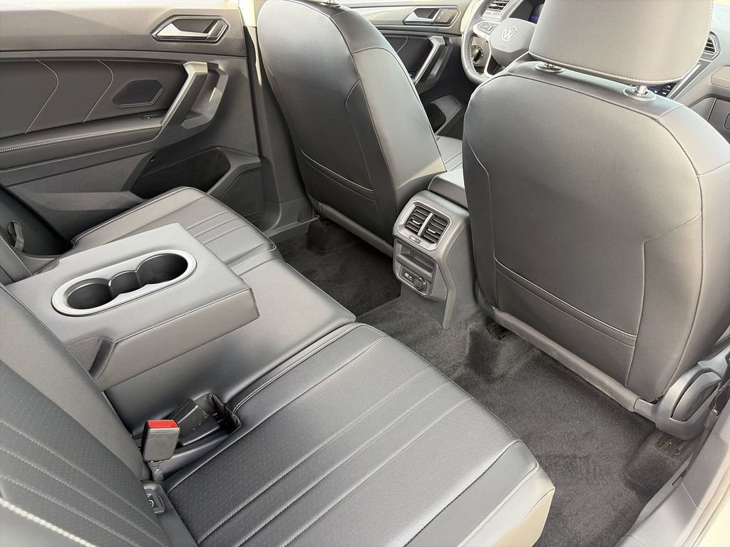 Used 2022 Volkswagen Tiguan SE AWD/4WD image 30