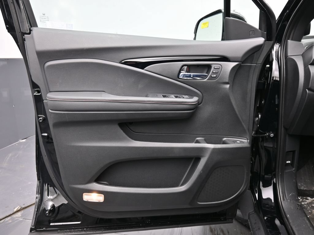 New 2026 Honda Ridgeline Black Edition image 16