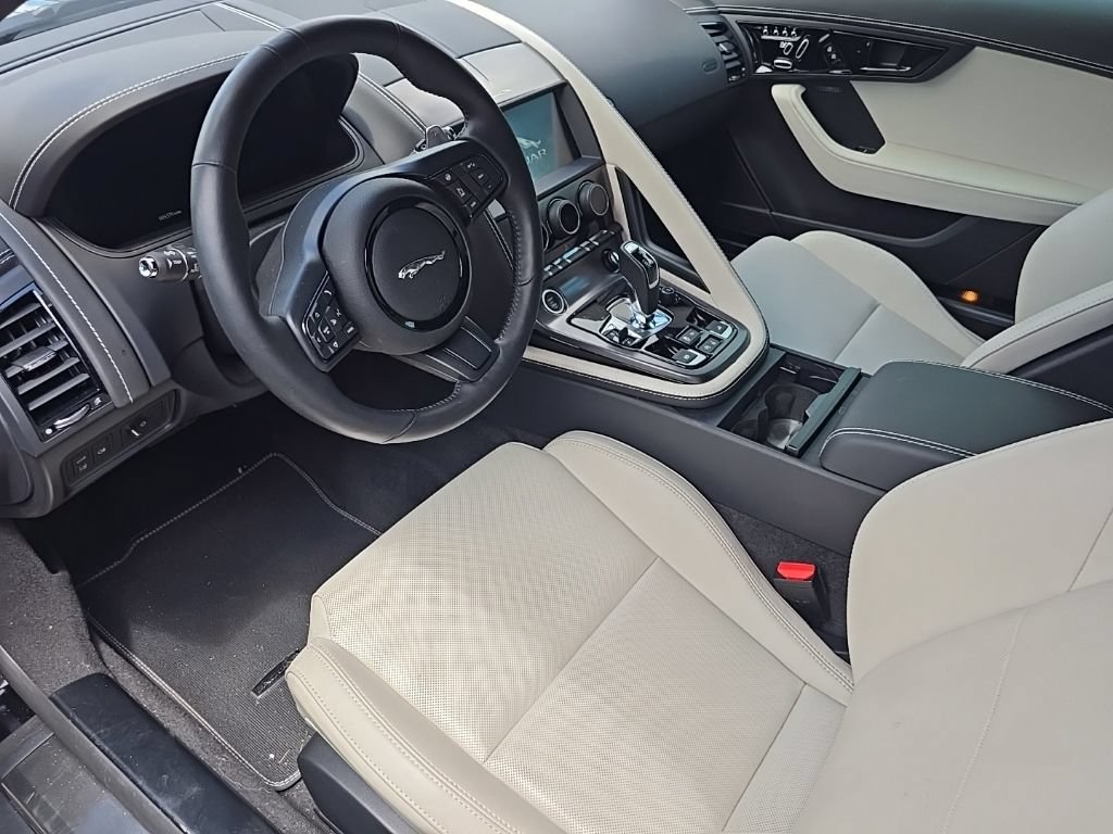 Used 2024 Jaguar F-TYPE Convertible AWD image 10