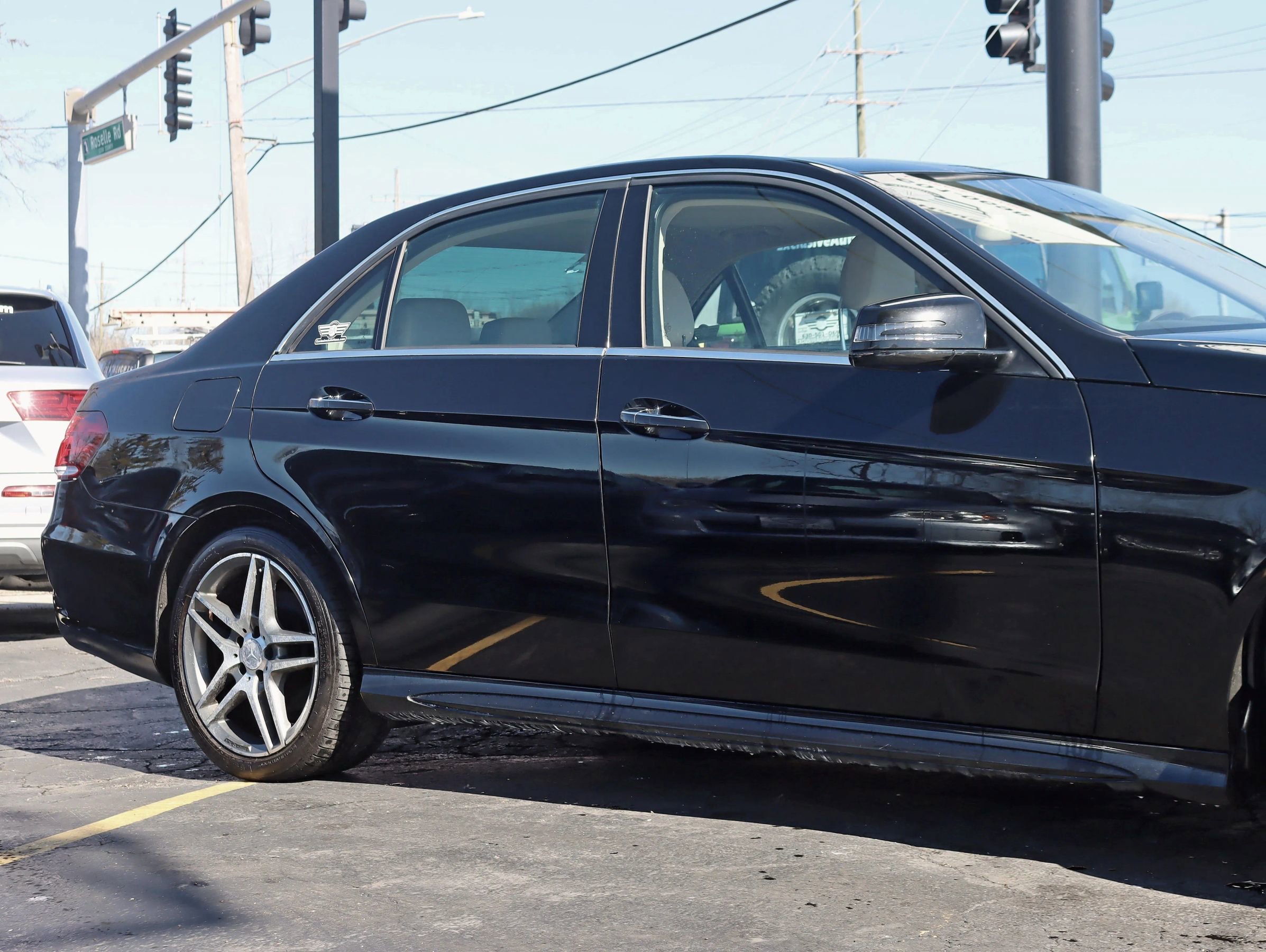 Used 2014 Mercedes-Benz E 350 E 350 4MATIC Sedan 4D image 4