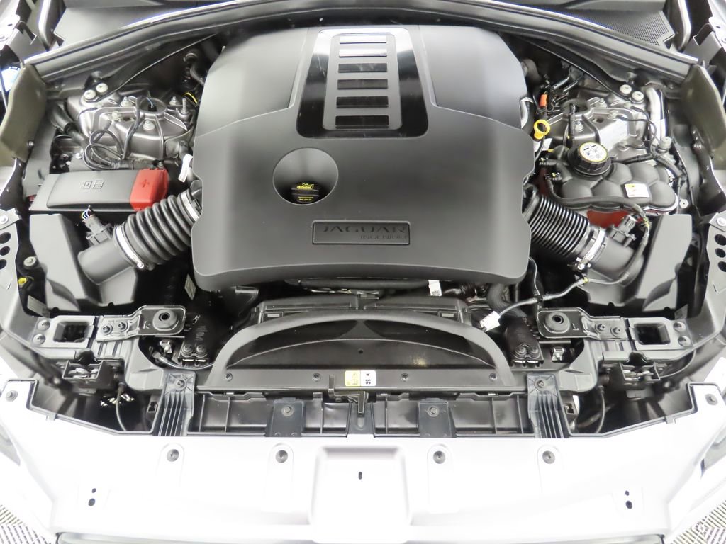 Used 2021 Jaguar F-PACE R-Dynamic S image 27