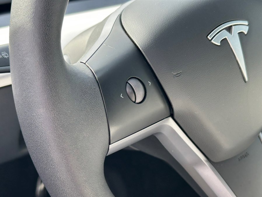 Used 2023 Tesla Model Y Long Range image 24