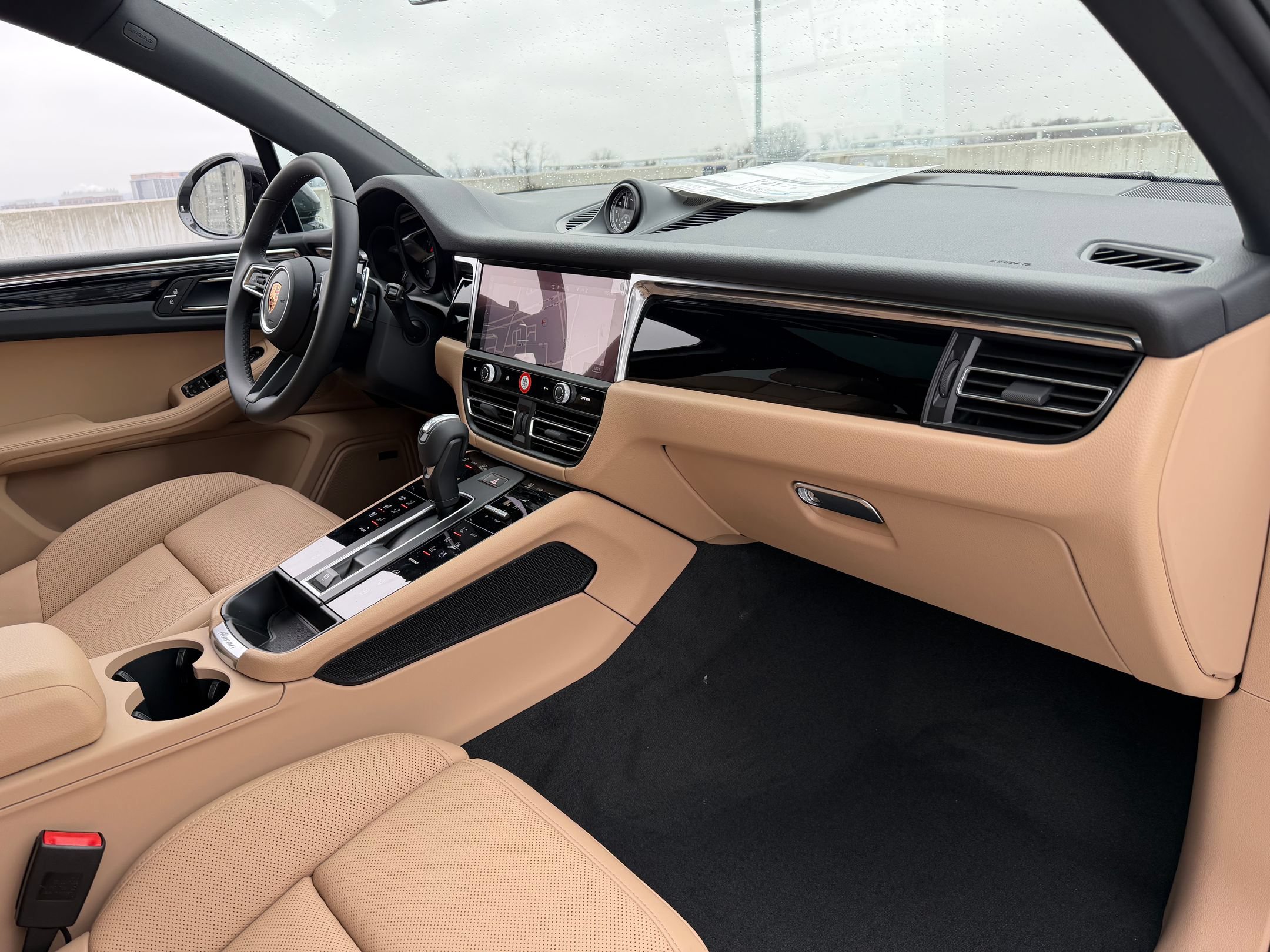Certified 2026 Porsche Macan AWD/4WD image 17
