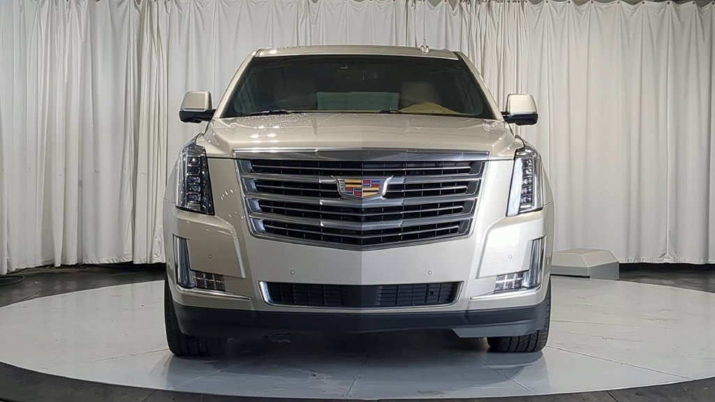 Used 2017 Cadillac Escalade Platinum AWD/4WD image 4