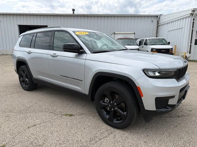Used 2023 Jeep Grand Cherokee L Laredo AWD/4WD image 7
