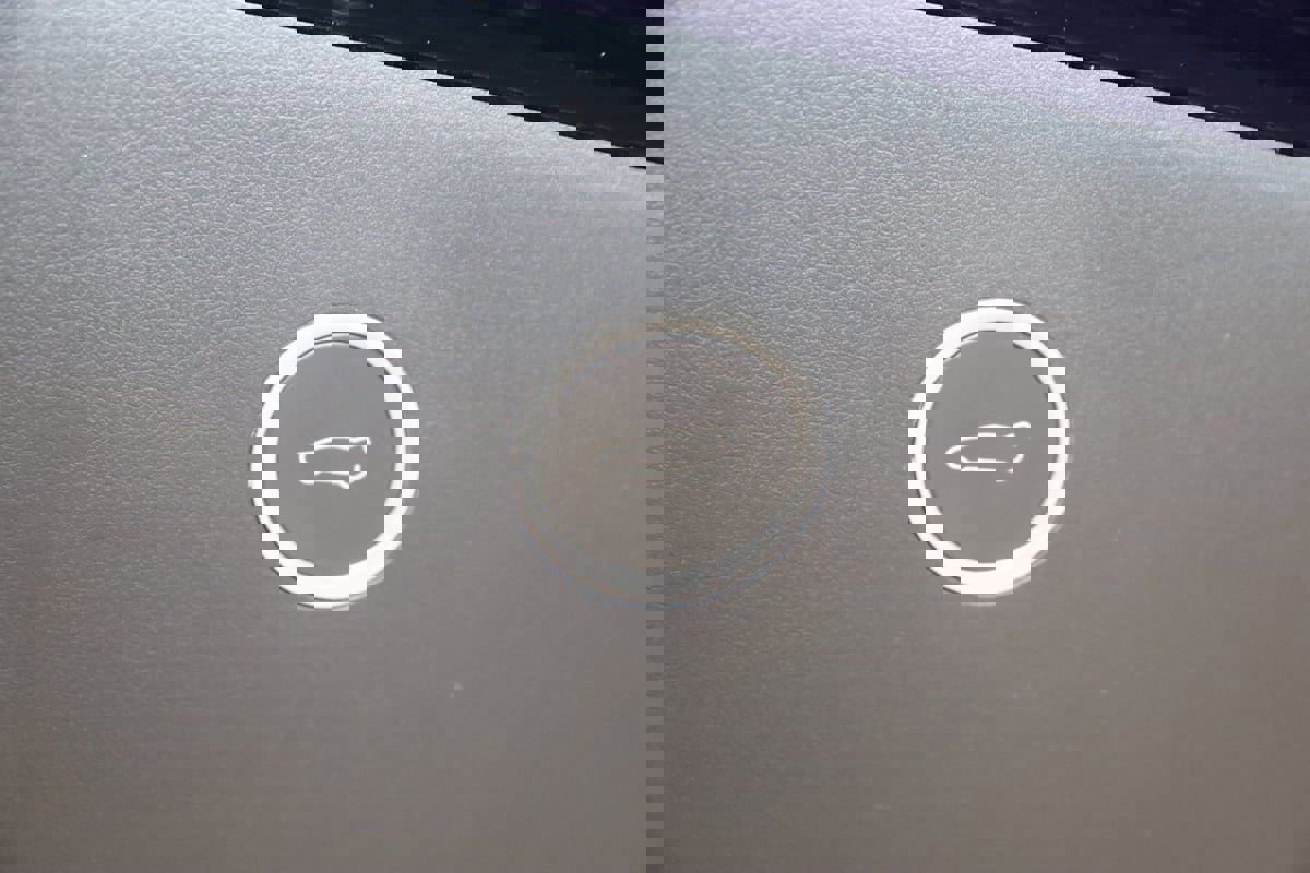 Used 2019 Tesla Model X 75D image 65