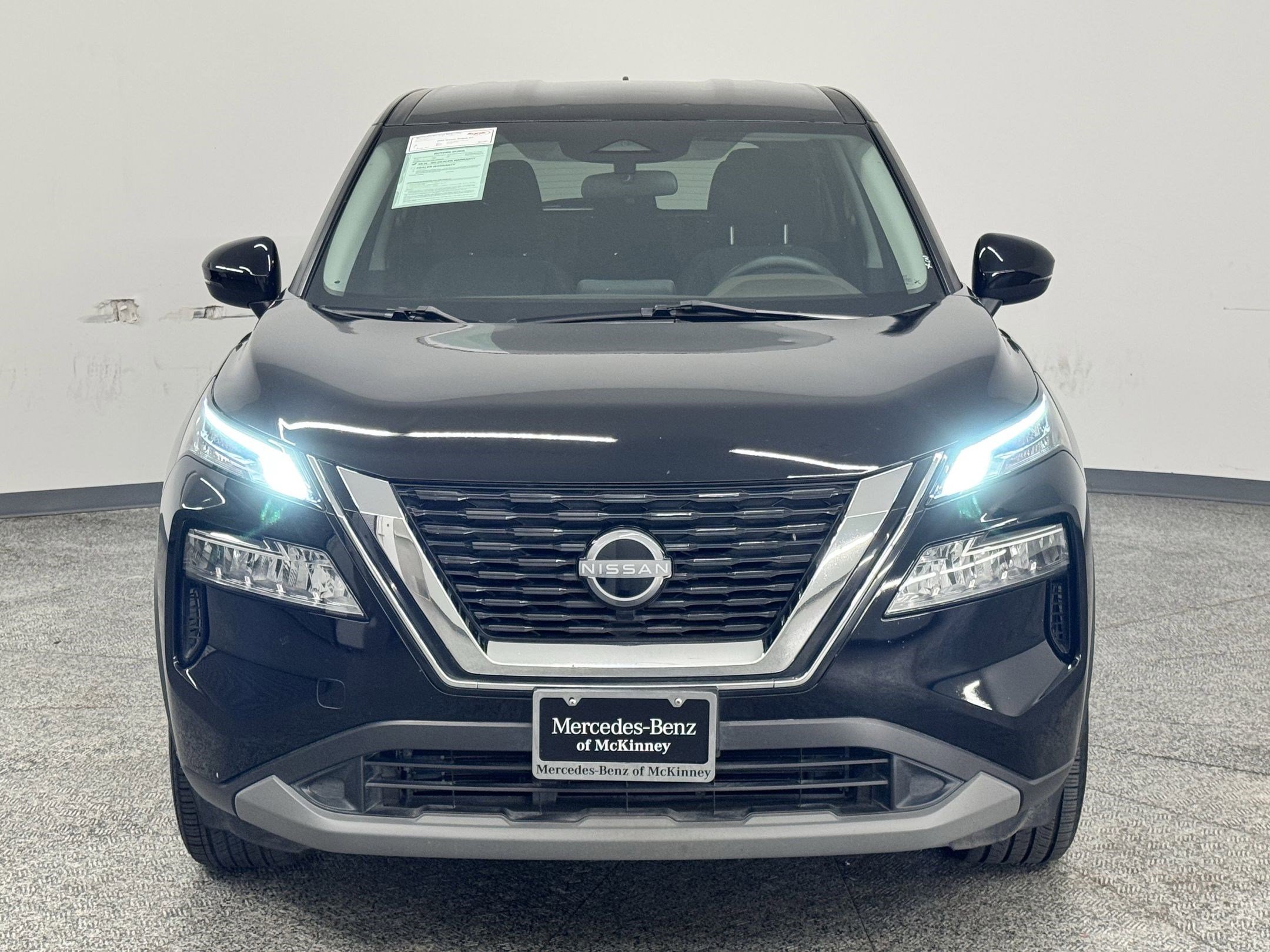 Used 2022 Nissan Rogue SV image 4