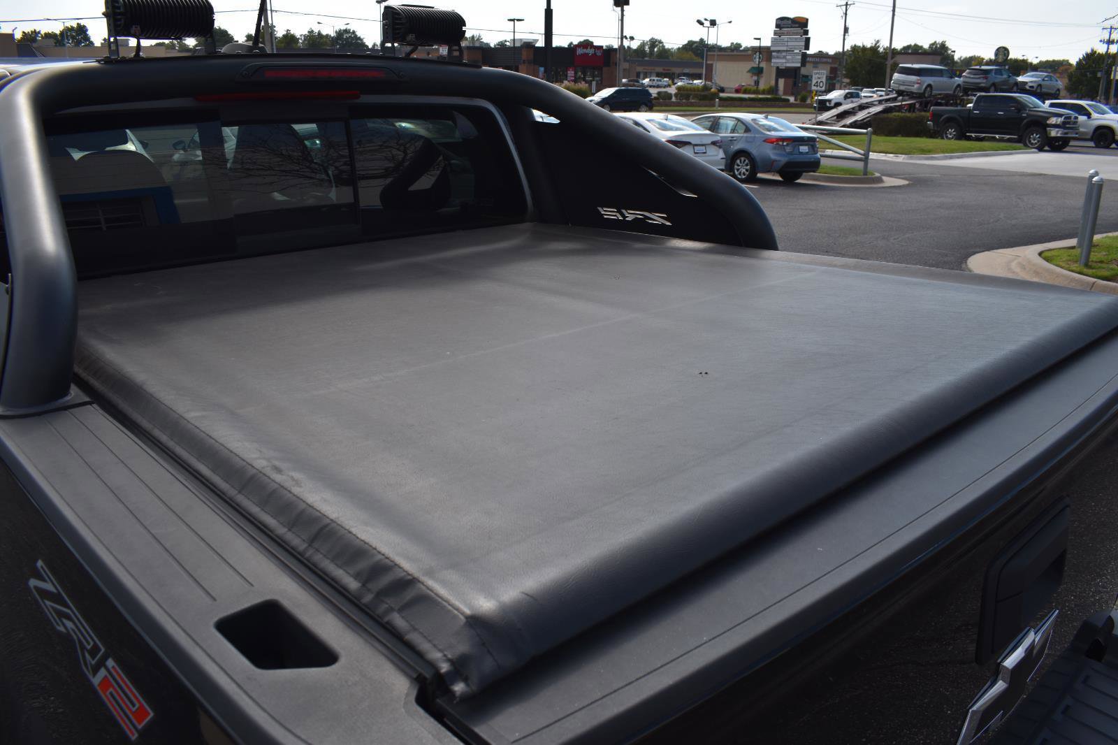 Used 2019 Chevrolet Colorado ZR2 w/ ZR2 Midnight Special Edition image 17