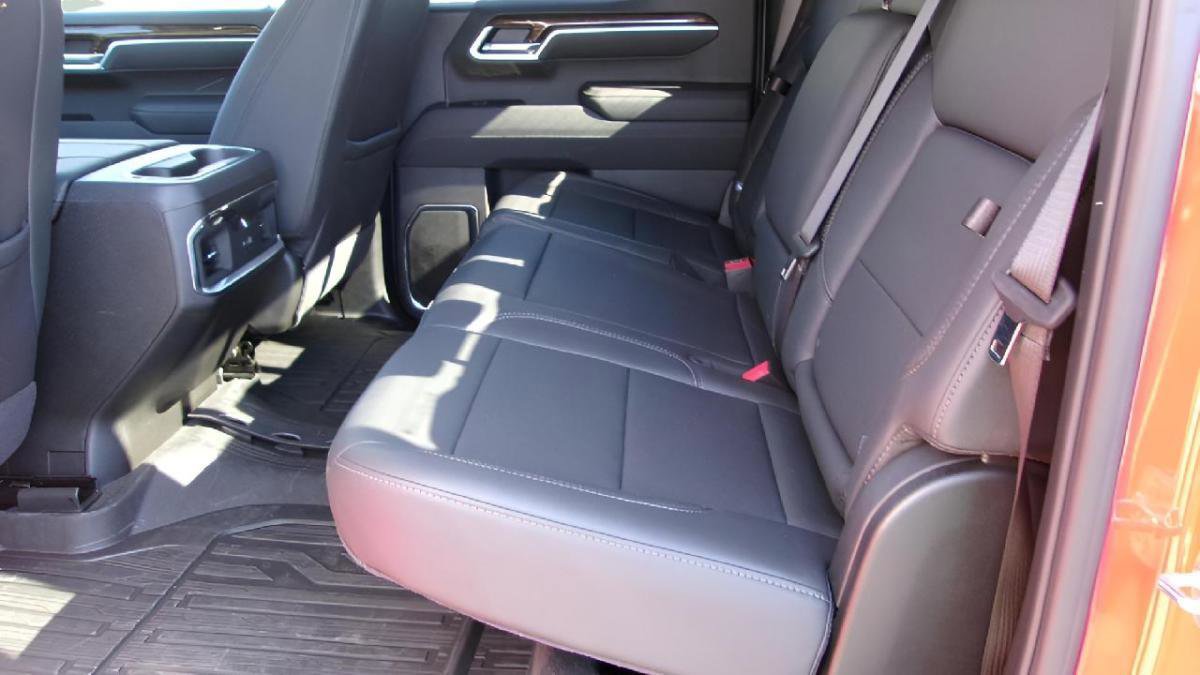 Used 2025 GMC Sierra 1500 Elevation w/ Elevation Premium Package image 9