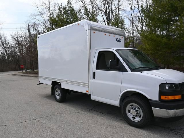 New 2026 Chevrolet Express 3500 w/ Power Convenience Package
