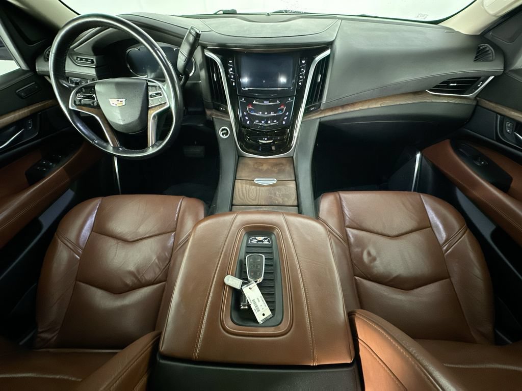 Used 2020 Cadillac Escalade Premium Luxury AWD/4WD image 10