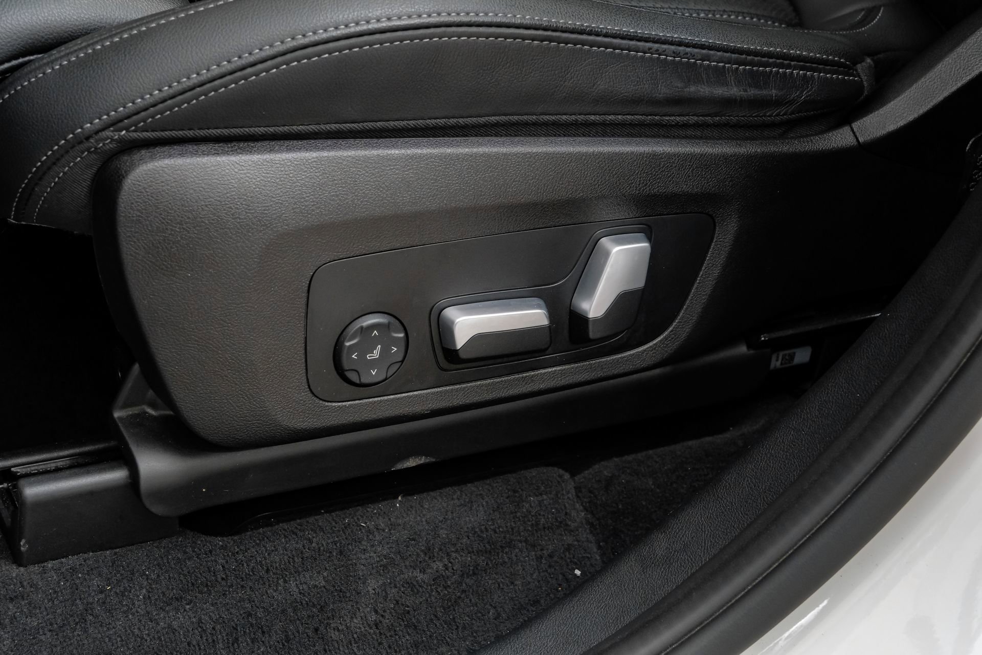 Used 2023 BMW X3 sDrive30i w/ M Sport Package image 35