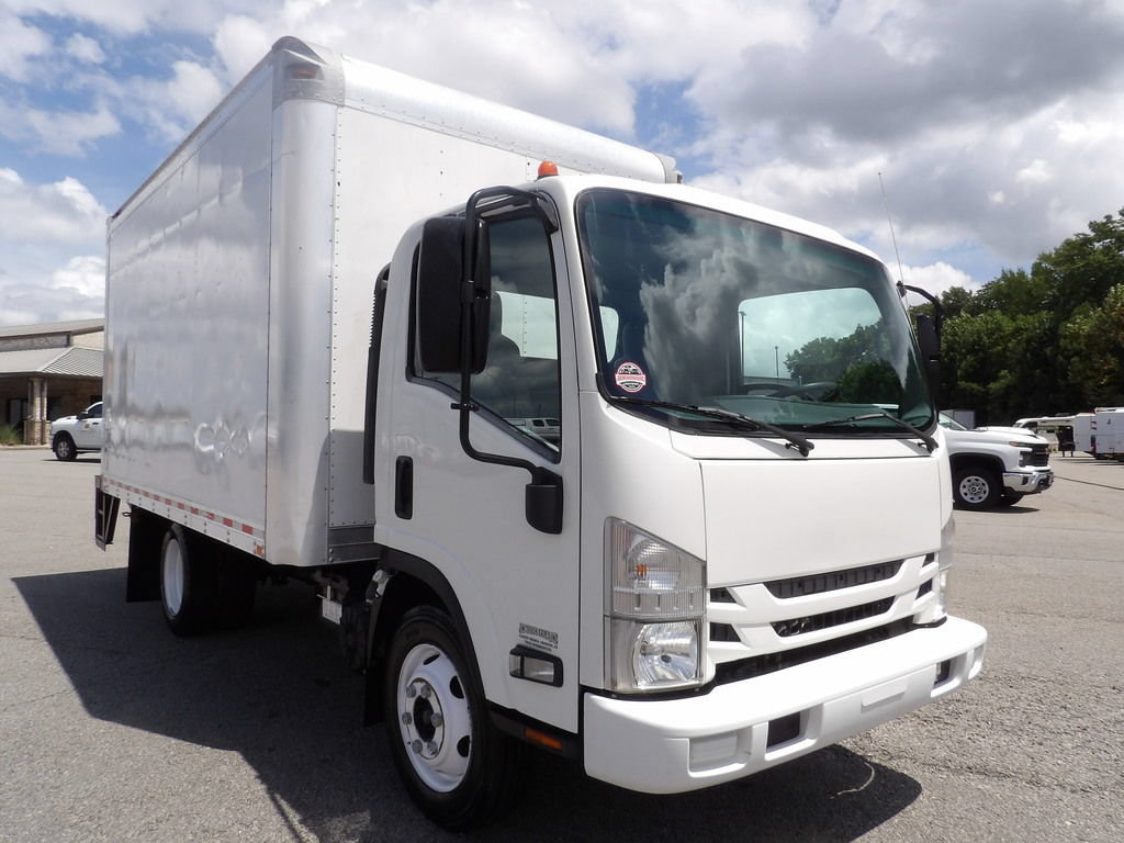 Used 2019 Isuzu NPR RWD image 11