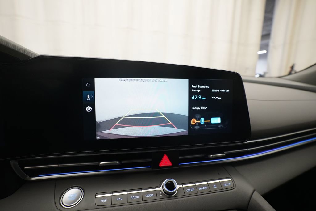Used 2024 Hyundai Elantra Blue image 19