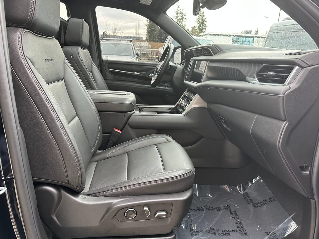 Used 2024 GMC Yukon Denali w/ Denali Reserve Package AWD/4WD image 10
