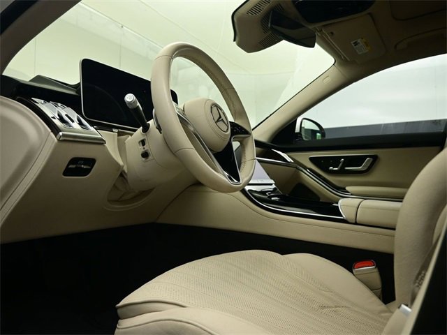 Used 2022 Mercedes-Benz S 580 4MATIC Sedan w/ Rear Seat Package image 15