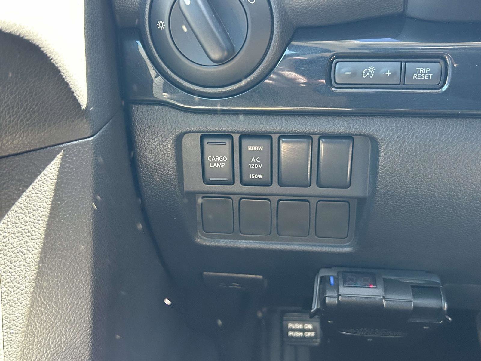 Used 2020 Nissan Titan SV w/ SV Convenience Package AWD/4WD image 19