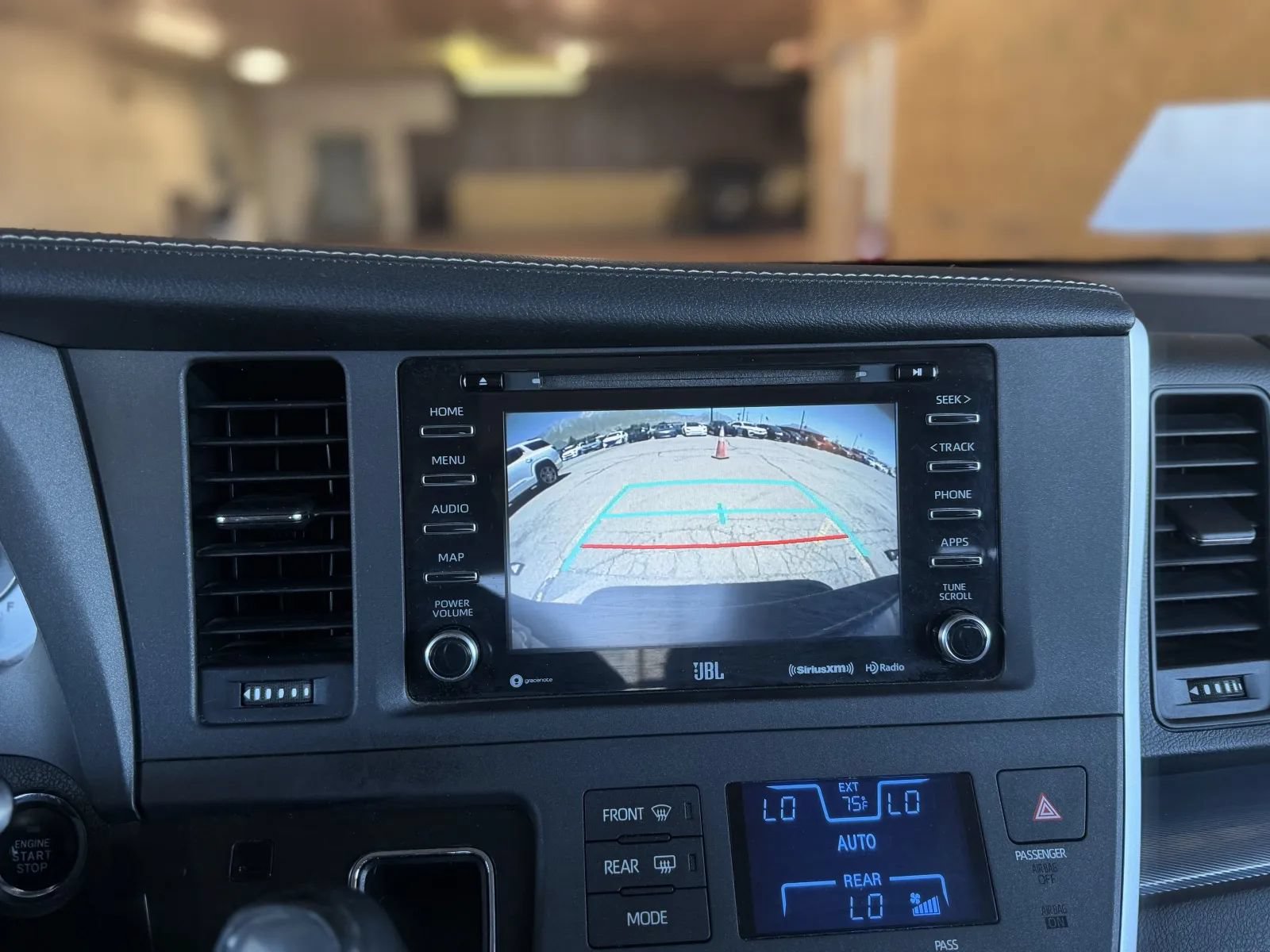 Used 2020 Toyota Sienna SE Premium AWD/4WD image 34