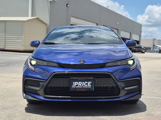 Used 2022 Toyota Corolla SE FWD image 2