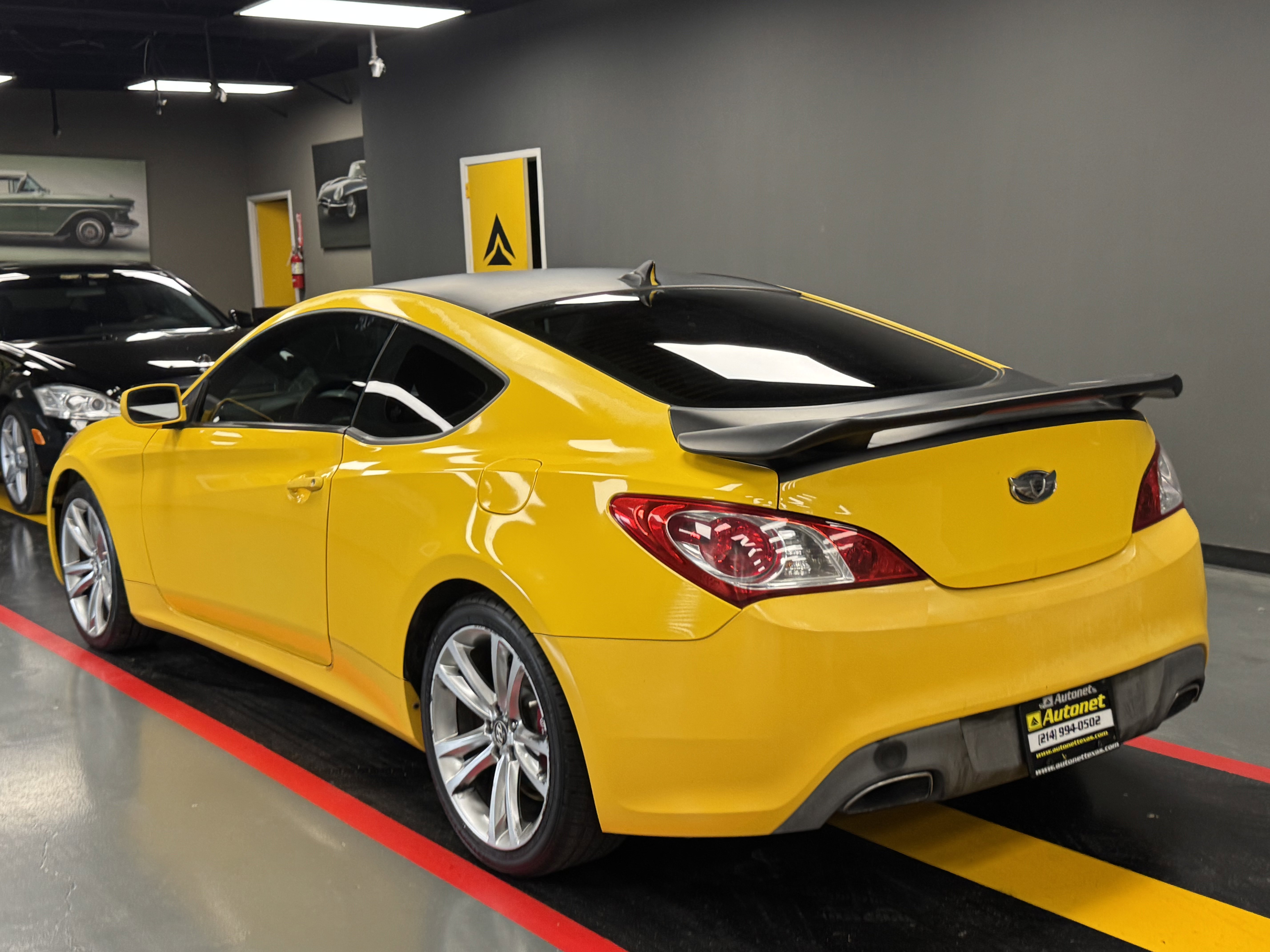 Used 2012 Hyundai Genesis 3.8 RWD image 3