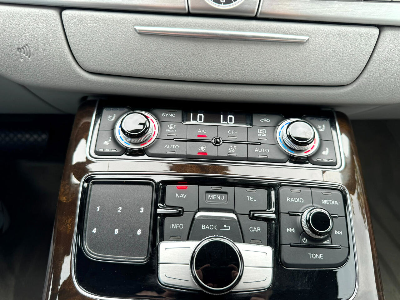 Used 2015 Audi A8 4.0T image 19