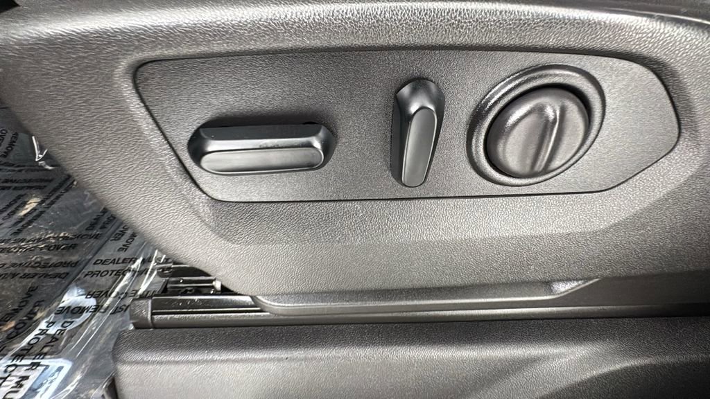 Used 2021 Chevrolet Silverado 1500 LT w/ Bed Protection Package image 11