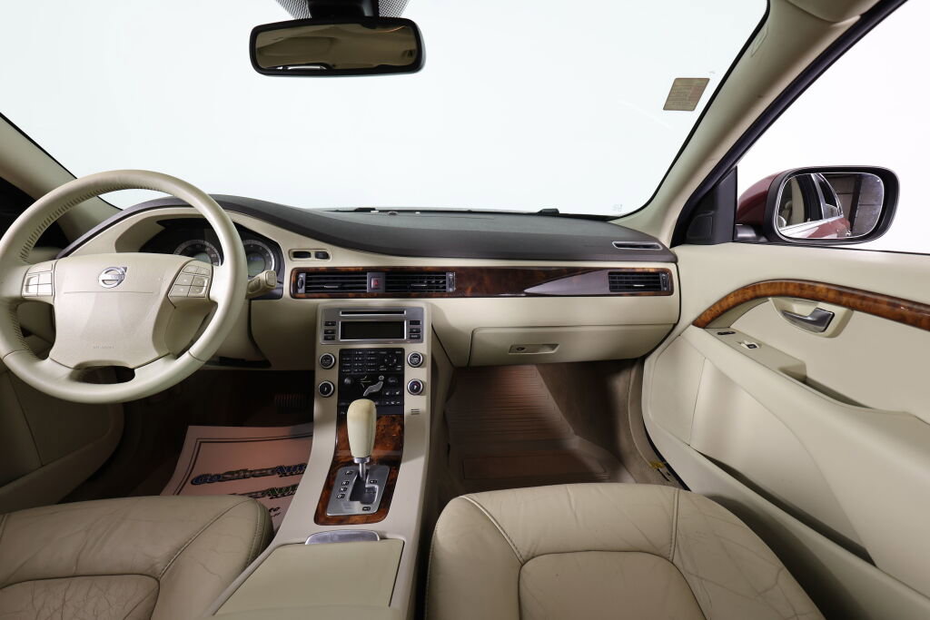 Used 2009 Volvo XC70 3.2 image 30