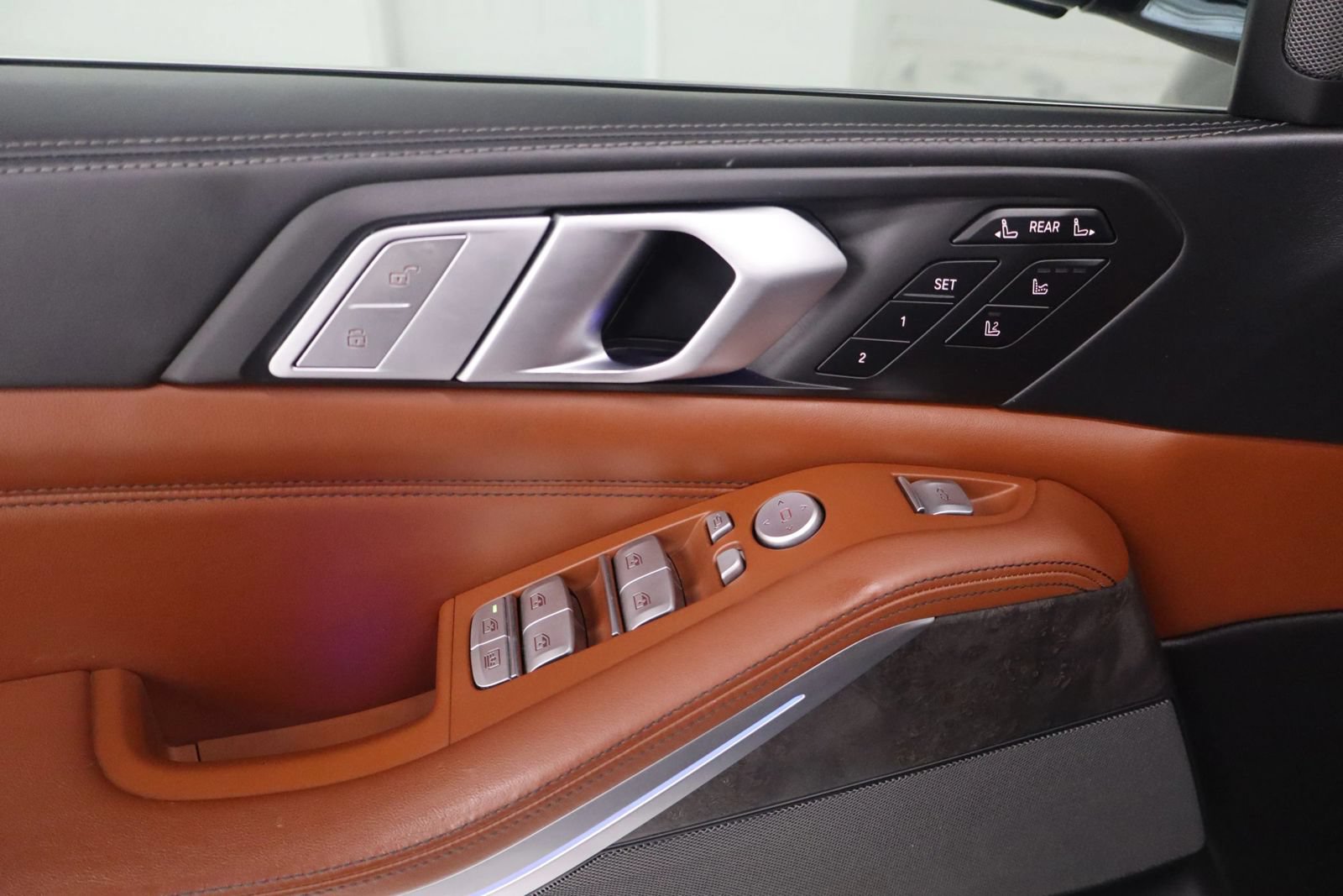 Used 2019 BMW X7 xDrive40i w/ Premium Package AWD/4WD image 14