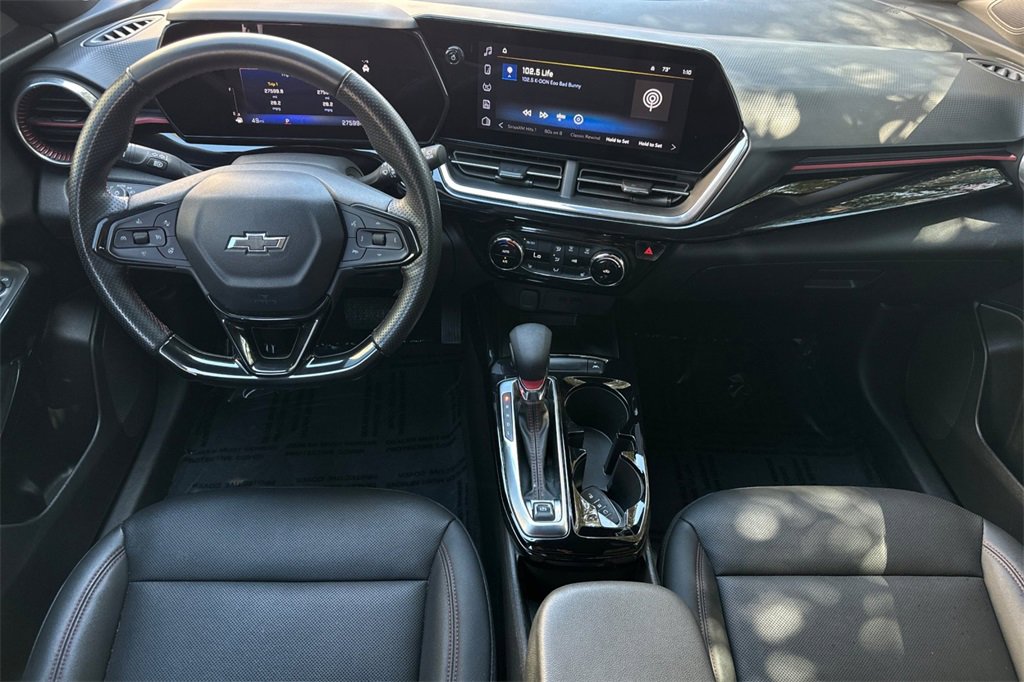 Used 2024 Chevrolet Trax RS w/ Sunroof Package image 12