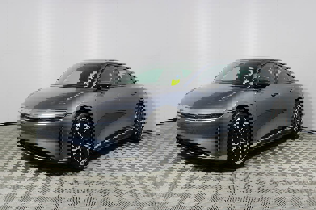 Used 2023 Lucid Air Pure image 3