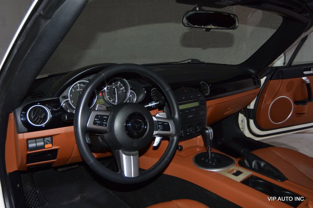 Used 2006 MAZDA MX-5 Miata Grand Touring image 9