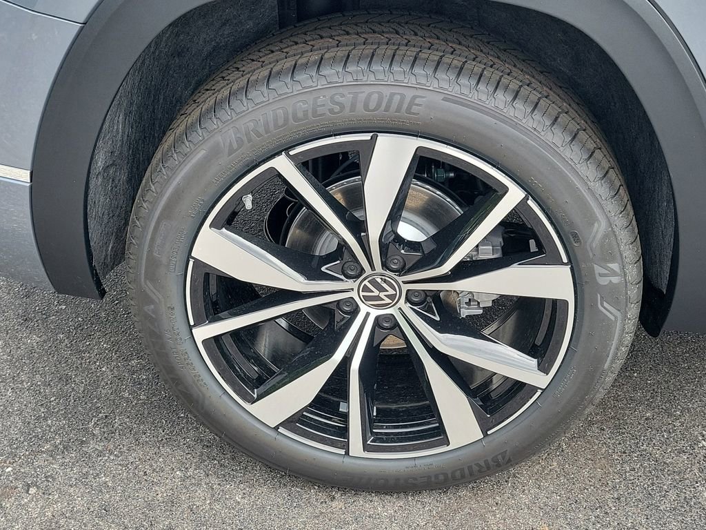 New 2026 Volkswagen Atlas SEL Premium R-Line image 5