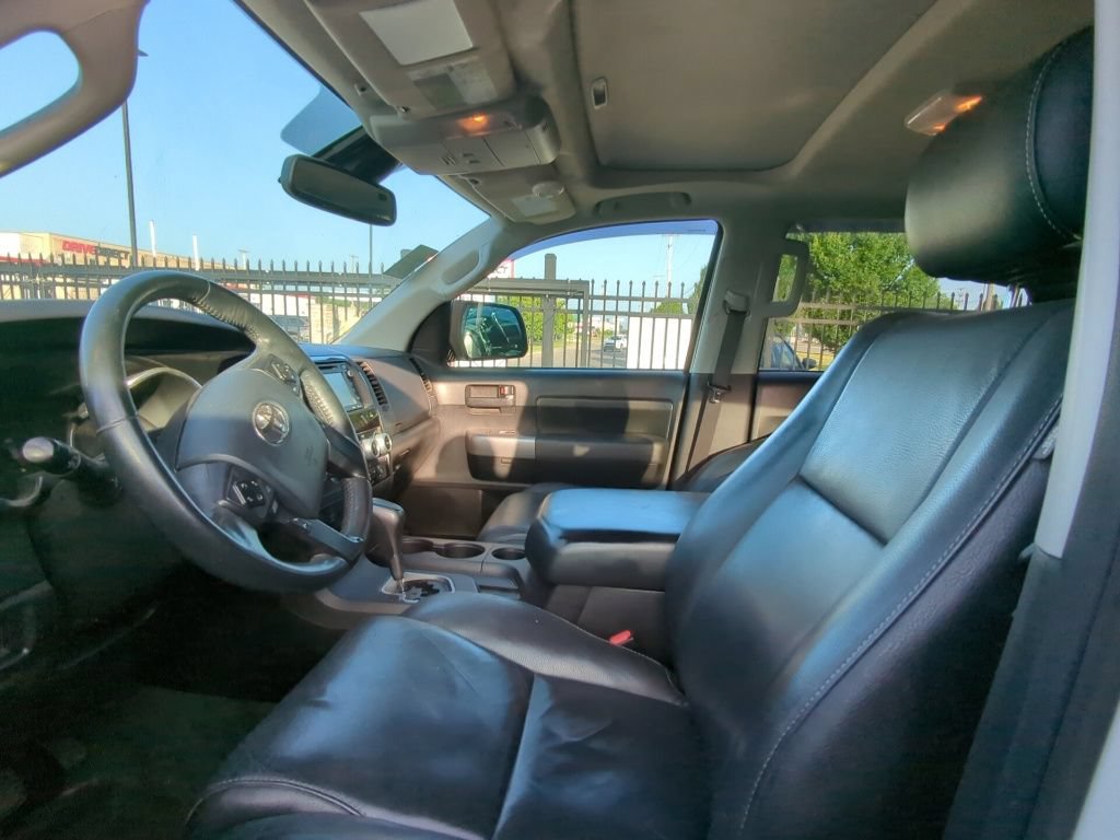 Used 2018 Toyota Sequoia TRD Sport AWD/4WD image 6