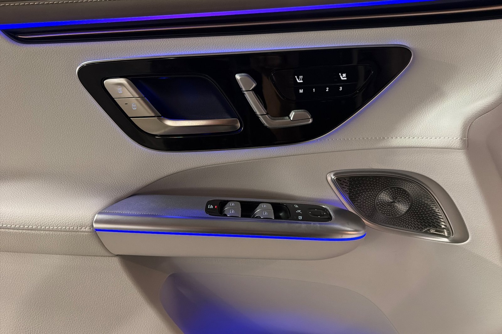 New 2027 Mercedes-Benz EQE 320 4MATIC SUV image 10