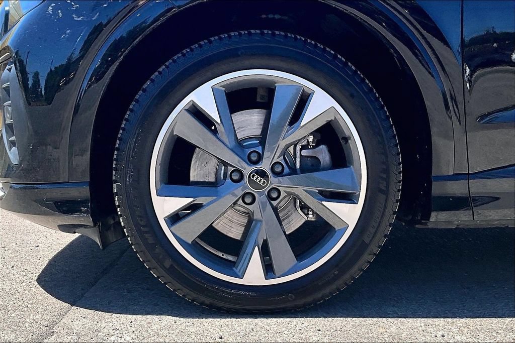 Used 2022 Audi Q4 e-tron Premium Plus AWD/4WD image 12
