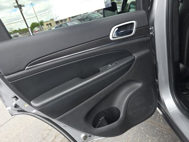Used 2018 Jeep Grand Cherokee Limited AWD/4WD image 26