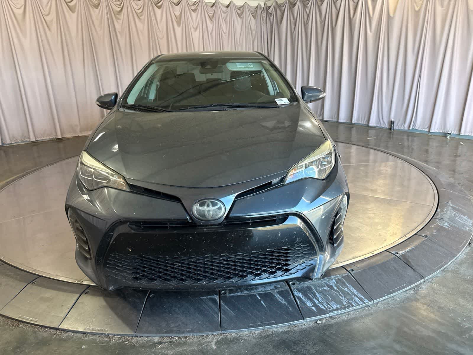 Used 2019 Toyota Corolla SE FWD image 2