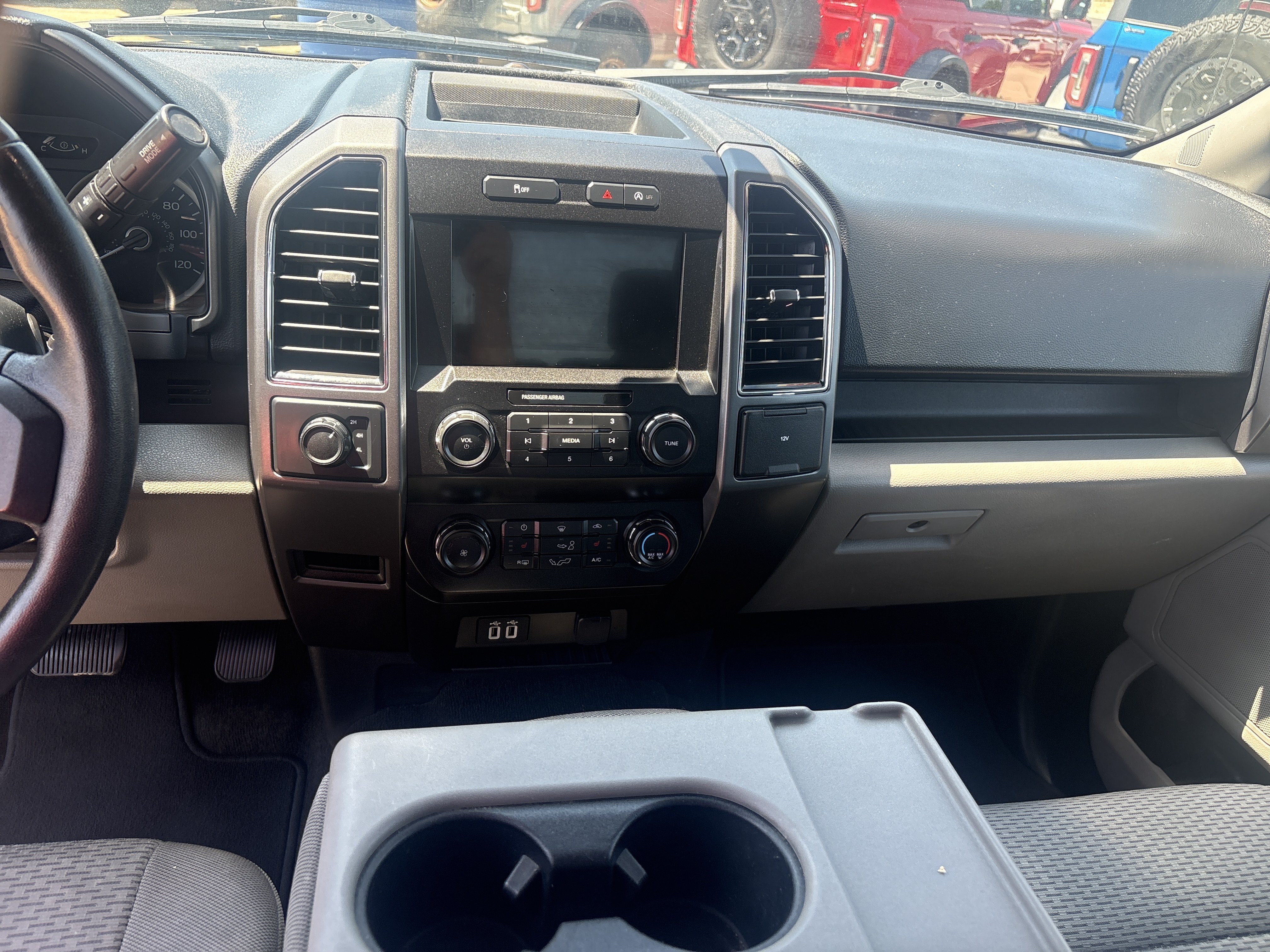 Used 2020 Ford F150 XLT w/ Equipment Group 302A Luxury AWD/4WD image 14